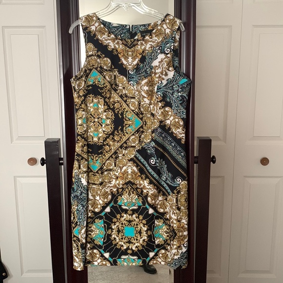 Stylish Dress Size 12 - Picture 1 of 4